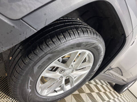 2023 Jeep Grand Cherokee L Laredo