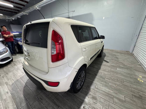 2013 Kia Soul +