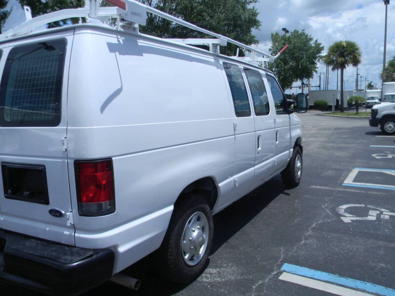 2014 Ford E-Series Econoline Van Commercial photo 11