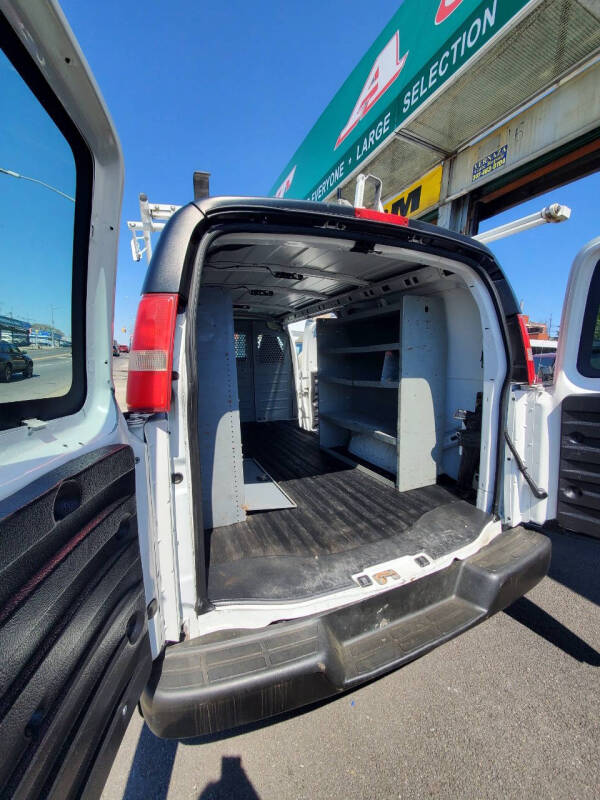 2017 GMC Savana 2500