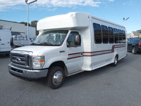 2017 Ford E-Series E-450 SD