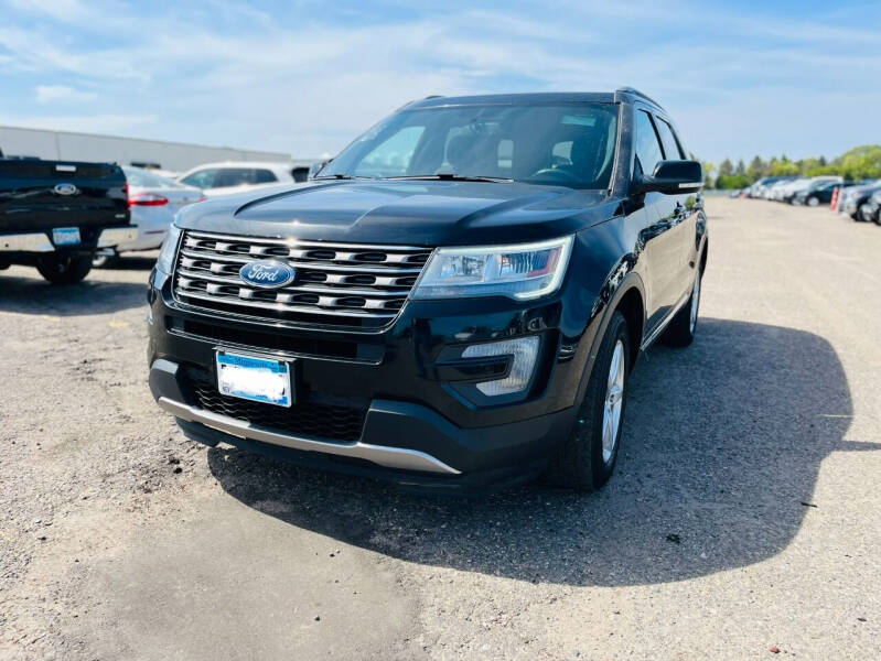 2017 Ford Explorer XLT's photo