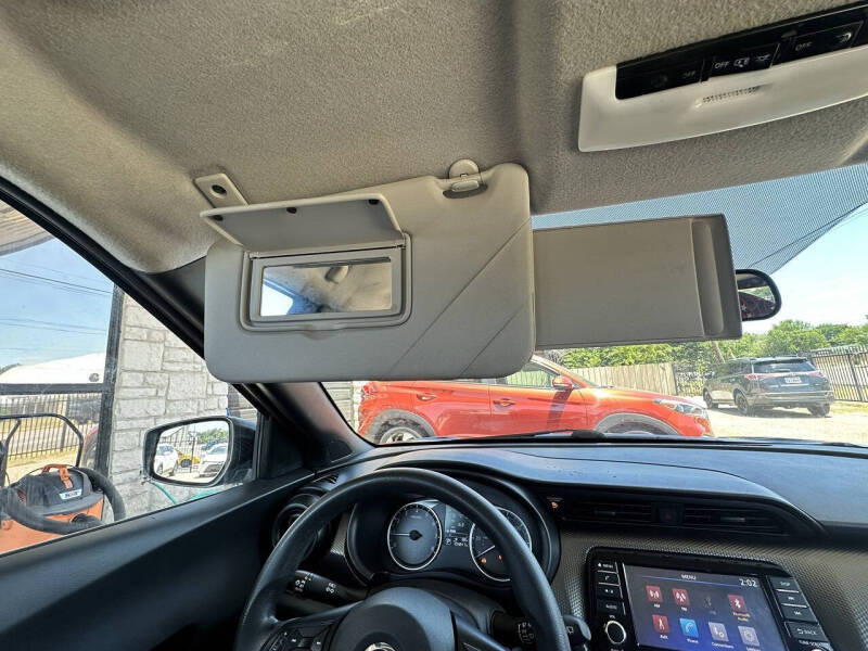 2019 Nissan Kicks S