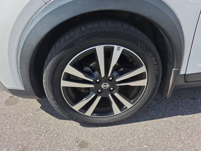 2019 Nissan Kicks SR