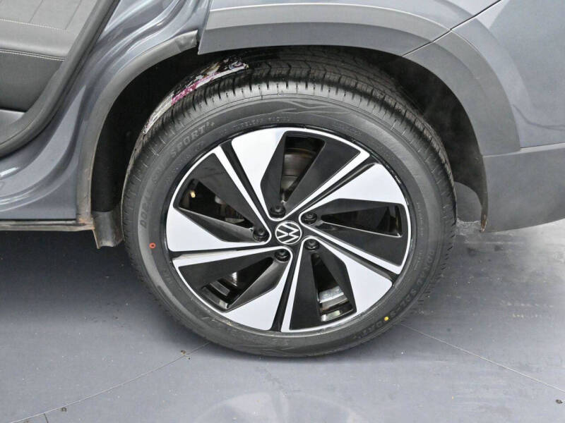 2024 Volkswagen Taos SE 4Motion