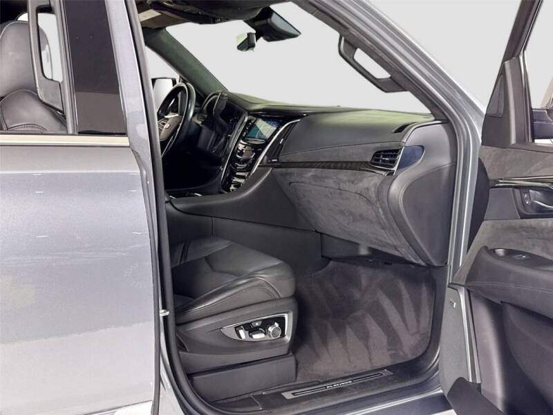 2020 Cadillac Escalade Platinum