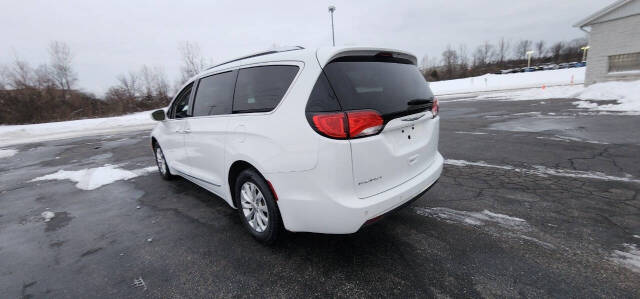 2020 Chrysler Pacifica for sale at URIEL's AUTOMOTIVE LLC in Middletown, OH