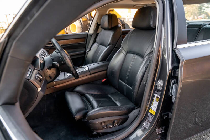 2011 BMW 7 Series 750Li xDrive