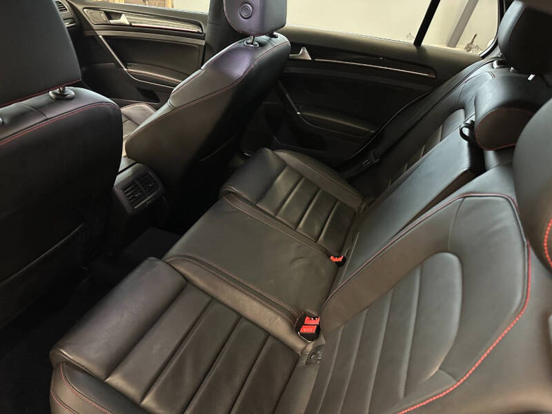 2017 Volkswagen Golf GTI SE