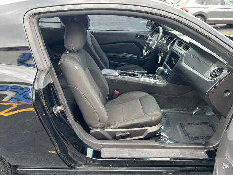 2014 Ford Mustang V6