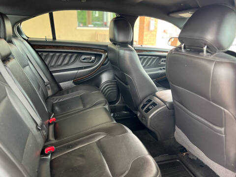 2015 Ford Taurus Limited