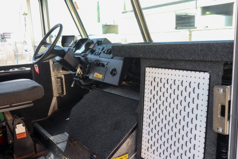 2015 Freightliner MT45 Chassis