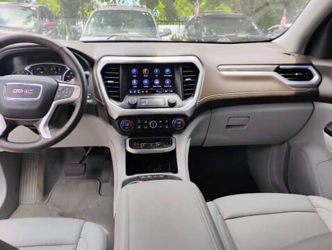 2023 GMC Acadia SLT