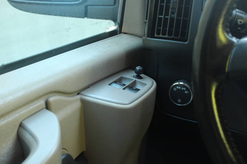 2022 Chevrolet Express 2500