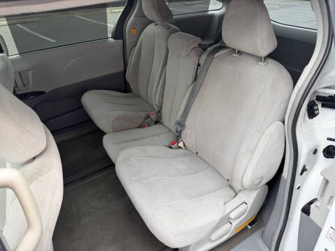 2012 Toyota Sienna