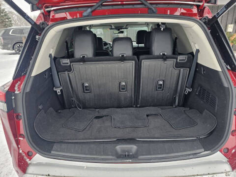 2023 Nissan Pathfinder SL