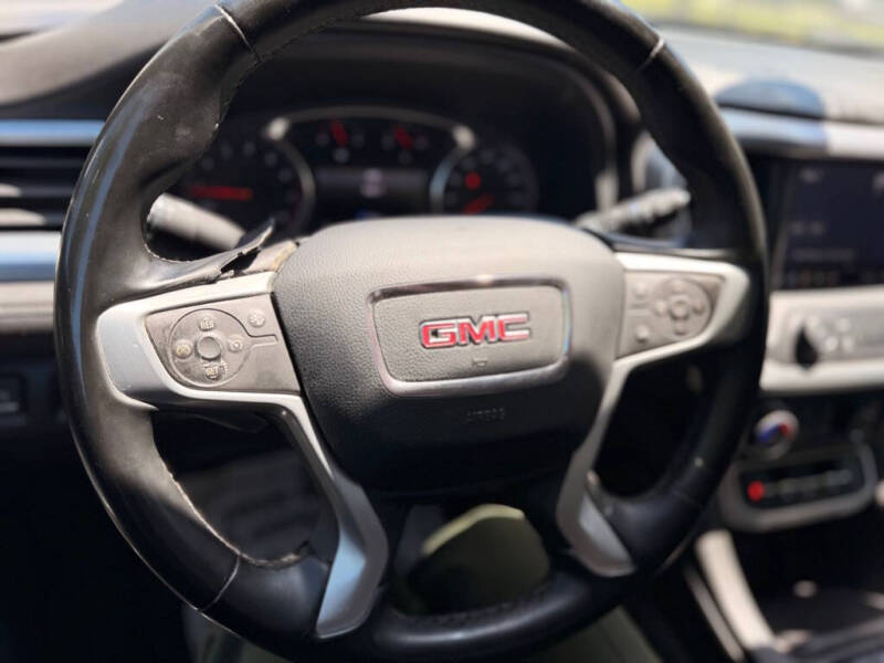 2023 GMC Acadia SLT