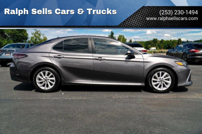 2021 Toyota Camry LE's photo