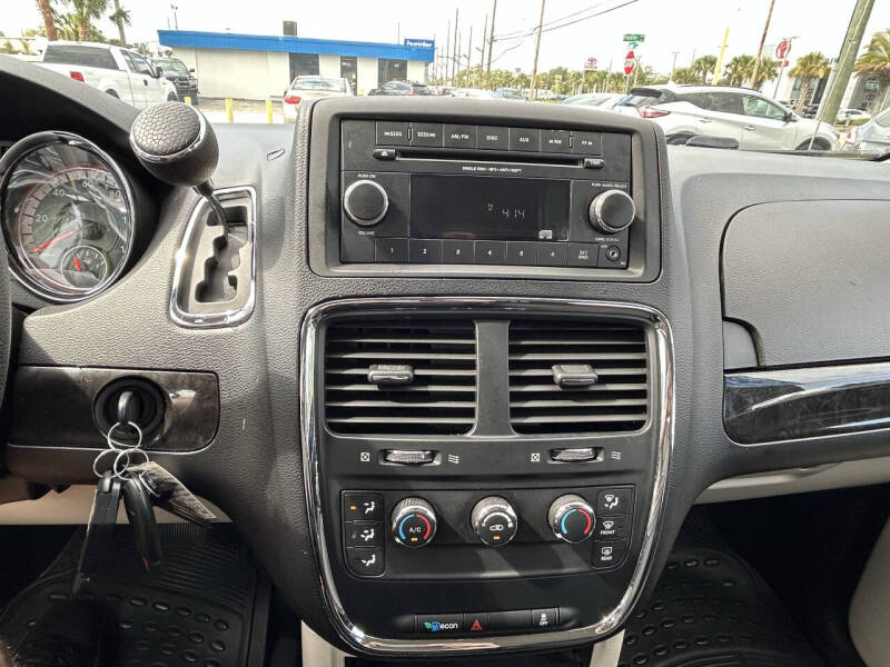 2013 Dodge Grand Caravan SE