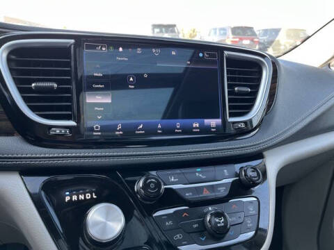 2023 Chrysler Pacifica Plug-In Hybrid Limited