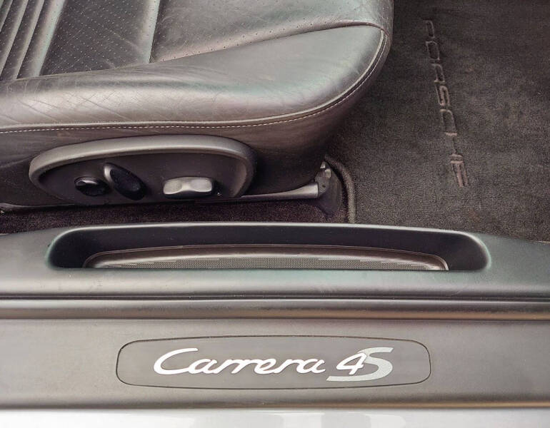 2004 Porsche 911 Carrera 4S