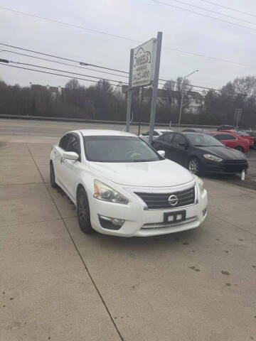 2015 Nissan Altima for sale at Wheels Motor Sales in Columbus OH