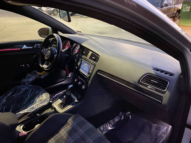 2016 Volkswagen Golf GTI S