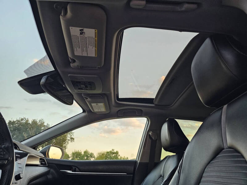 2020 Toyota Camry SE