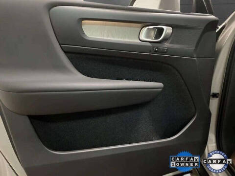 2025 Volvo XC40 B5 Plus Bright Theme