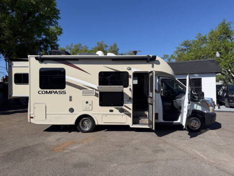 2016 Thor Motor Coach COMPASS