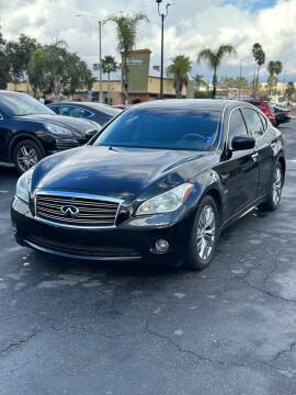 2013 Infiniti M35h for sale at Cars Landing Inc. in Colton CA