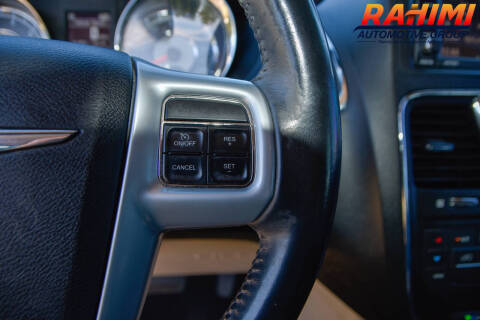 2014 Chrysler Town and Country Touring