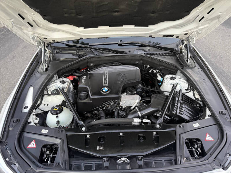 2016 BMW 5 Series 528i