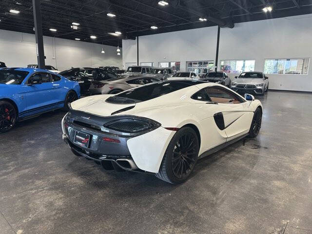 2017 McLaren 570GT