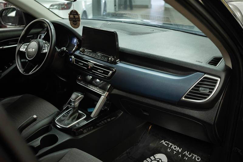 2023 Kia Seltos S