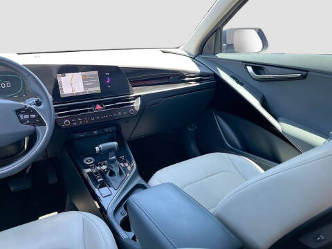 2023 Kia Niro EX