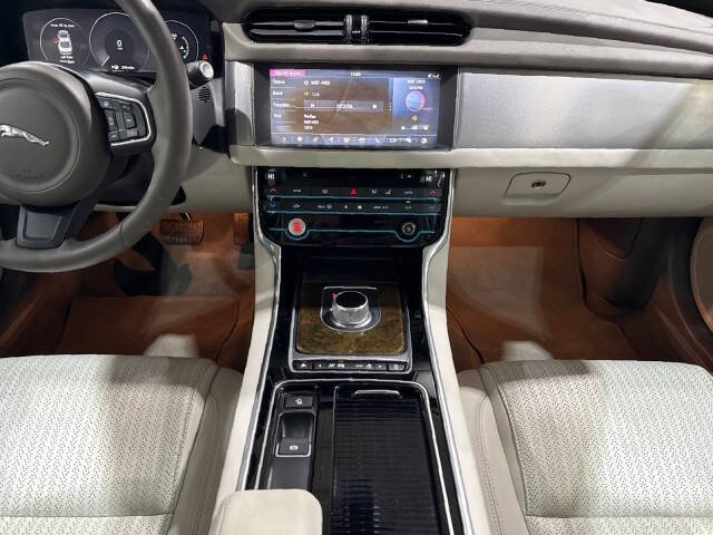 2016 Jaguar XF 35t Prestige