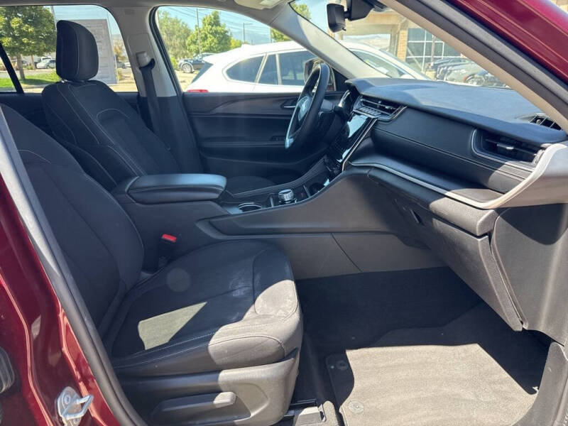 2023 Jeep Grand Cherokee Laredo