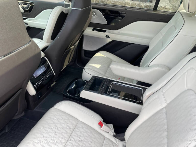 2022 Lincoln Aviator Black Label