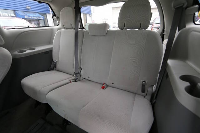 2011 Toyota Sienna LE 8-Passenger