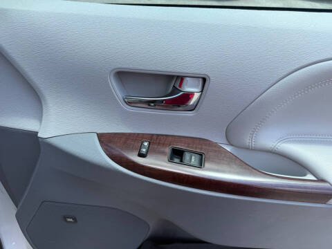 2014 Toyota Sienna Limited 7-Passenger