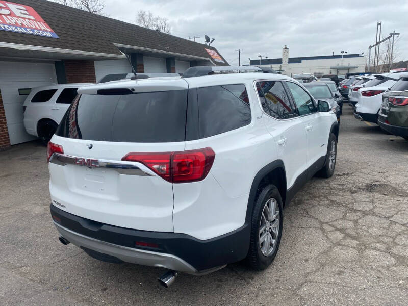 2017 GMC Acadia SLE-2