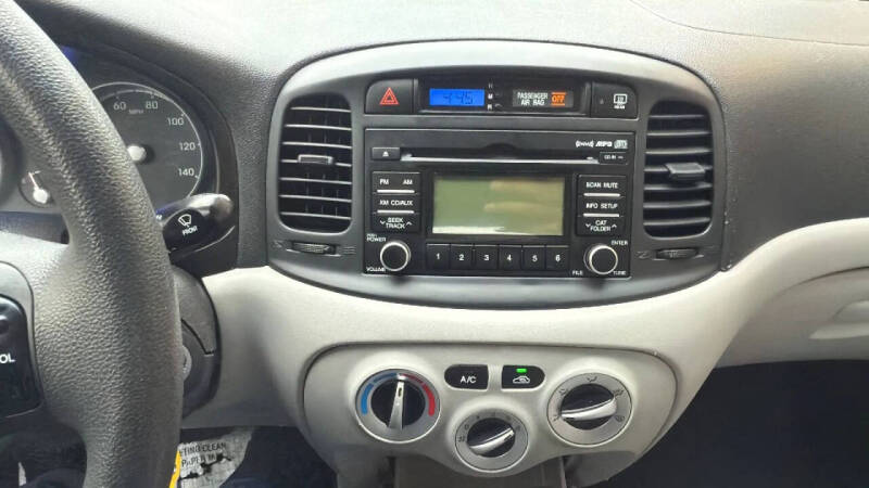 2010 Hyundai Accent GLS