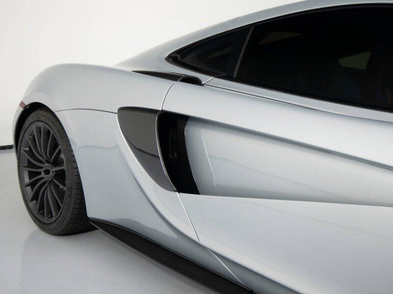2017 McLaren 570GT