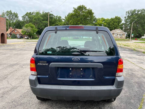 2003 Ford Escape XLS Popular