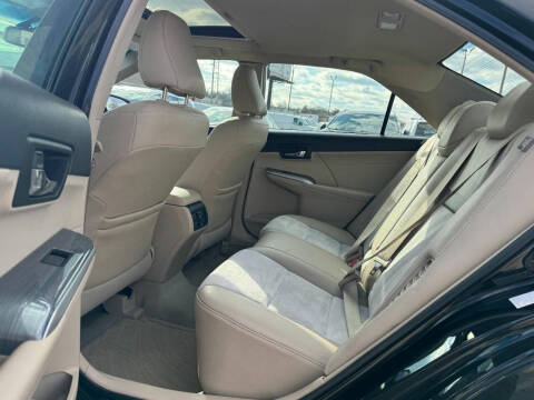 2014 Toyota Camry Hybrid LE