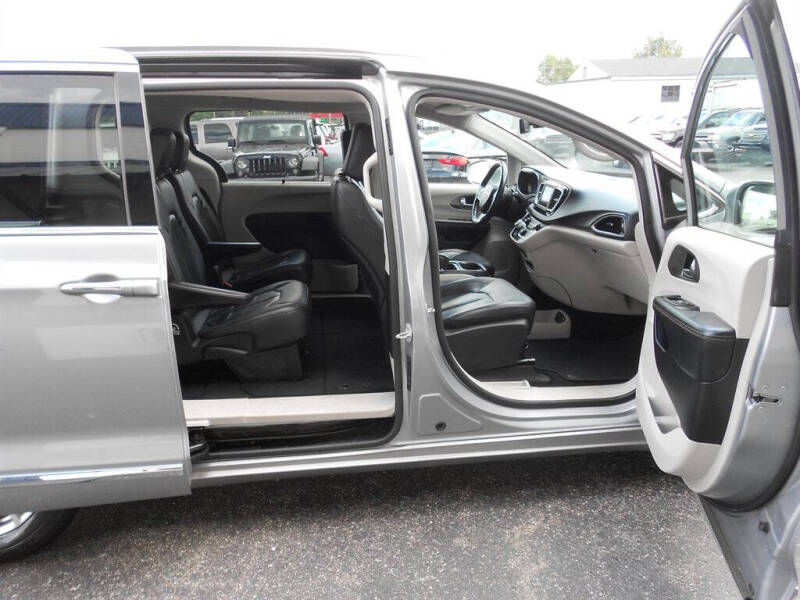 2020 Chrysler Pacifica Touring L