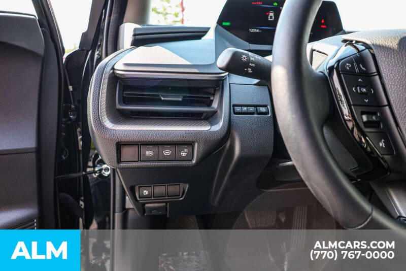 2025 Toyota Prius XLE