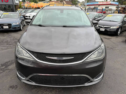 2018 Chrysler Pacifica Touring L
