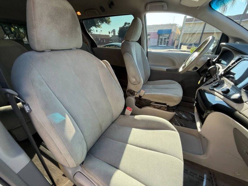 2014 Toyota Sienna L 7-Passenger